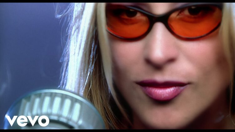 anastacia-i-m-outta-love-official-4k-video