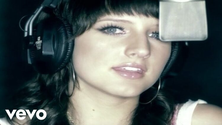 ashlee-simpson-pieces-of-me