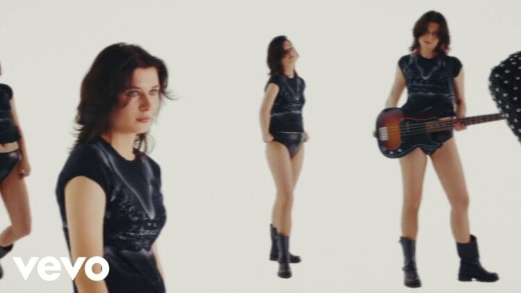 baby-queen-word-vomit-official-visualiser