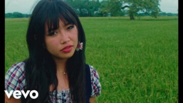 beabadoobee-glue-song-official-music-video