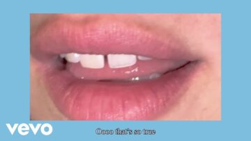 gracie-abrams-that-s-so-true-official-lyric-video