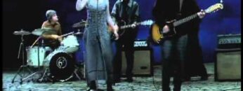 kiss-me-there-she-goes-version-official