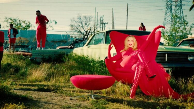 kylie-minogue-padam-padam-official-video