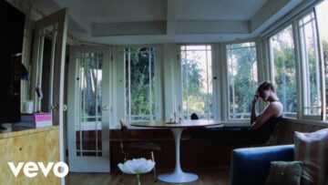 malcolm-todd-earrings-official-visualizer