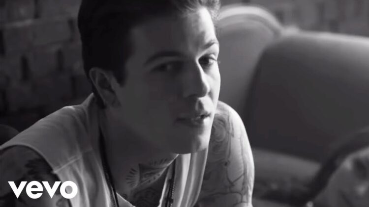 the-neighbourhood-sweater-weather-official-video