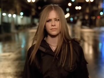 thumb_avril-lavigne-i-m-with-you-4k