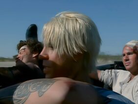 thumb_red-hot-chili-peppers-scar-tissue-qhd